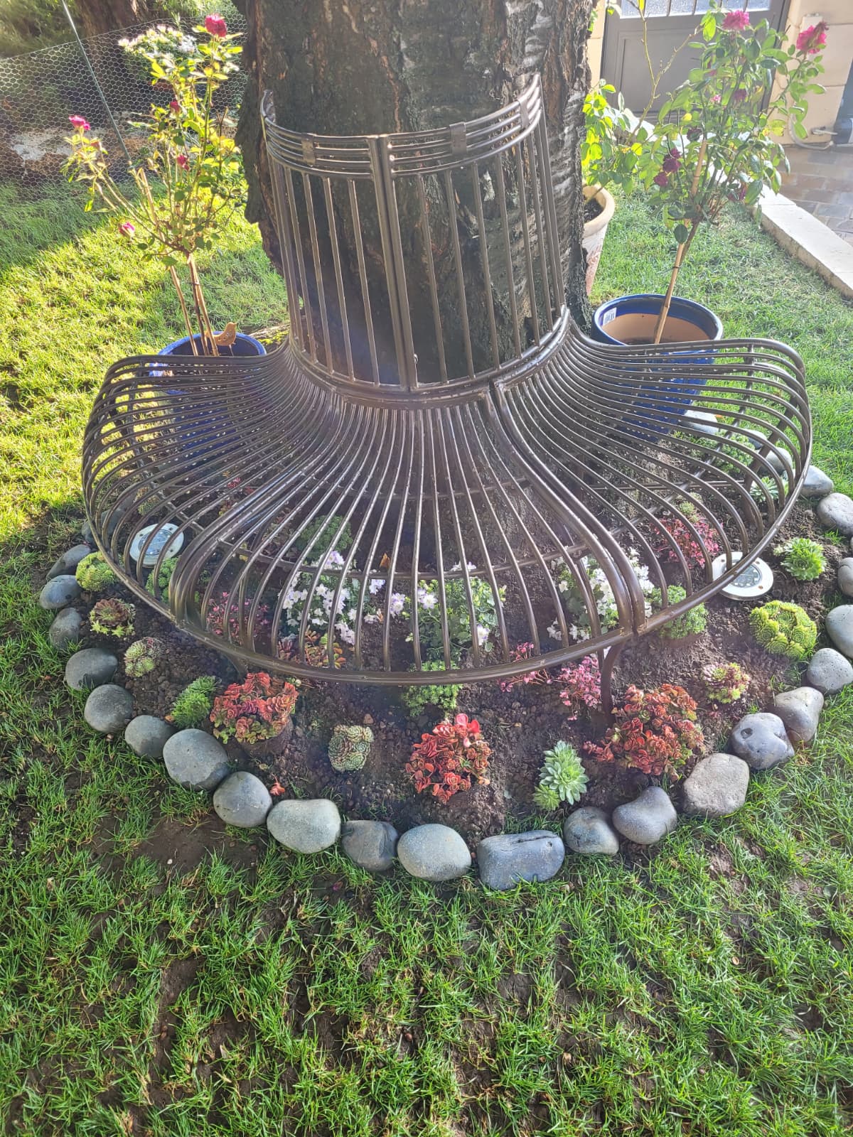 Gartenbank Bank Antik-Stil Garten Metall Eisen braun Möbel Baumbank 134cm