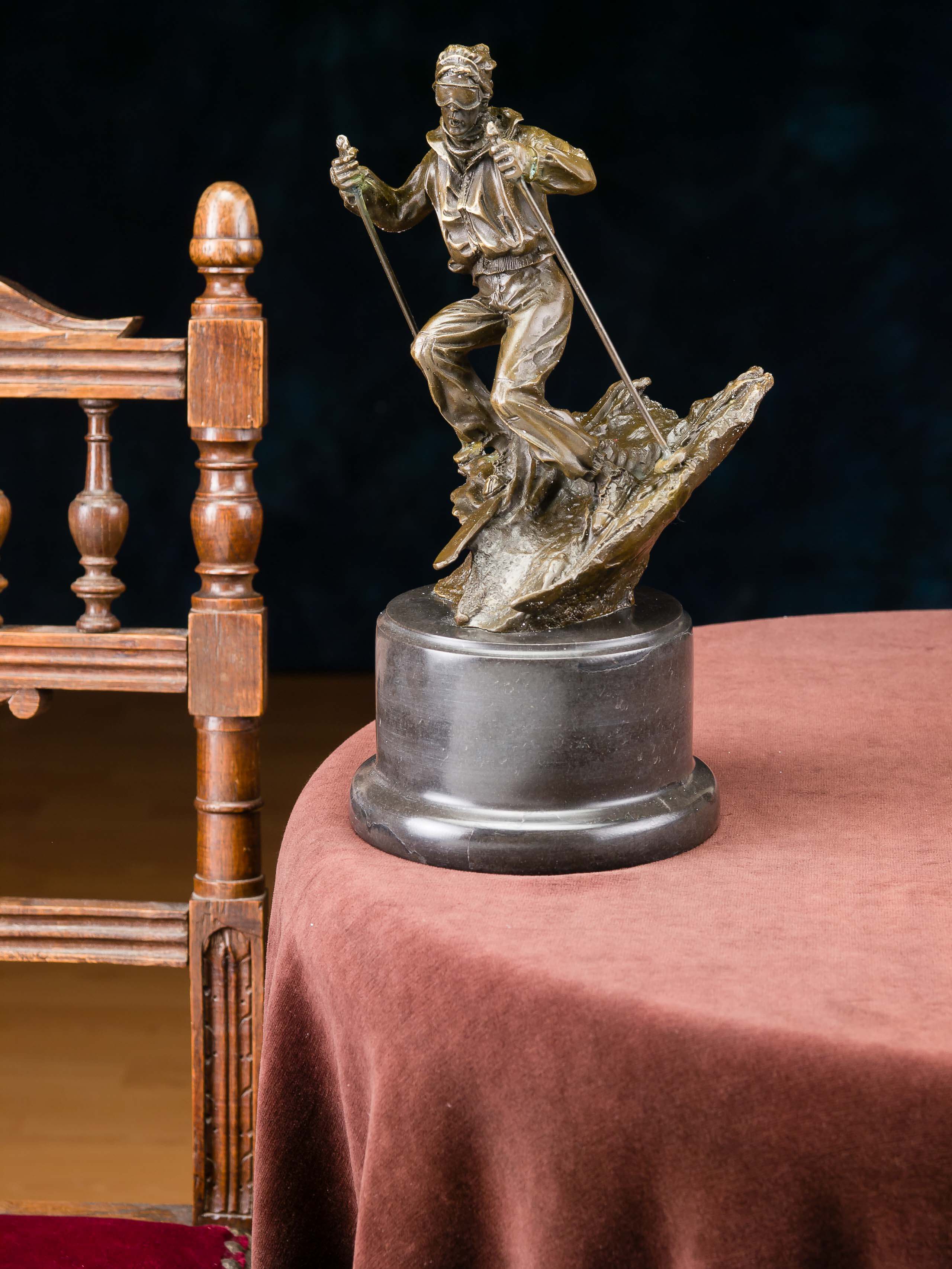 BRONZESKULPTUR  BRONZE SKULPTUR MARMOR BRONZEFIGUR FIGUR  SKI SKIFAHRER SCHNEE