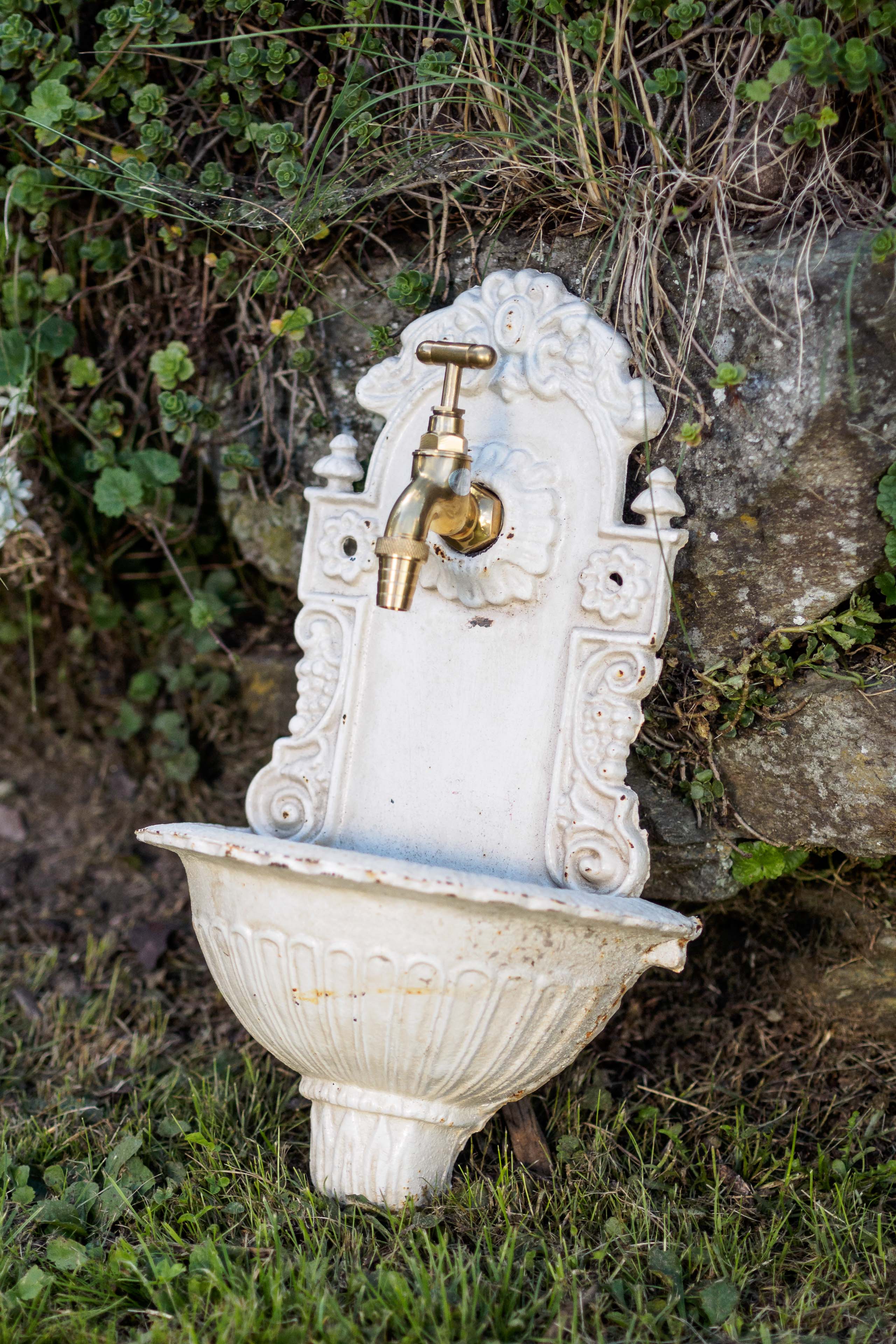 WASCHBECKEN WANDBRUNNEN GARTEN EISEN NOSTALGIE ANTIK STIL BRUNNEN WEISS